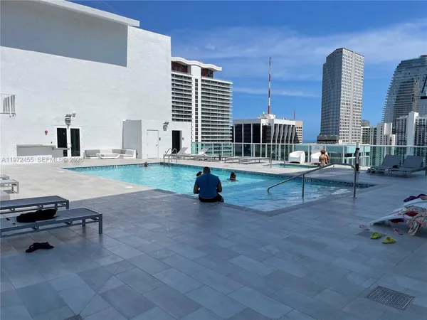 $2,450 | 133 Northeast 2nd Avenue, Unit 1007, Miami, FL 33132