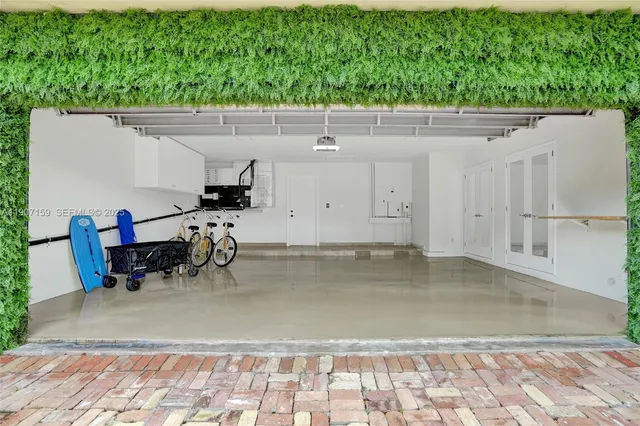 $29,500 | 2035 Northeast 31st Avenue, Fort Lauderdale, FL 33305