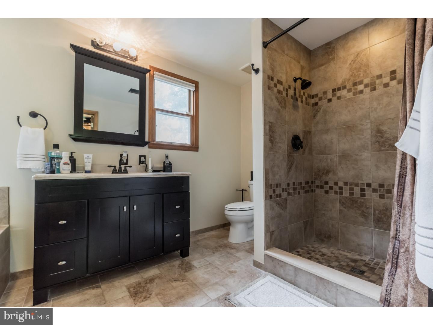 8718 Sagamore Road Philadelphia, PA 19128 - Photo 12 of 19 Gallery Image 12
