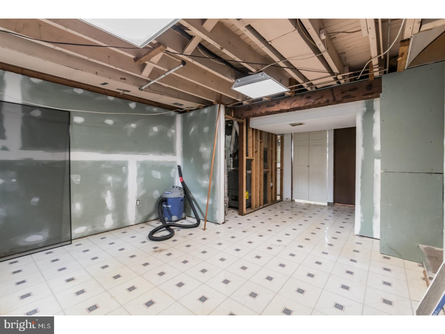 8718 Sagamore Road Philadelphia, PA 19128 - Photo 16 of 19 Gallery Image 16