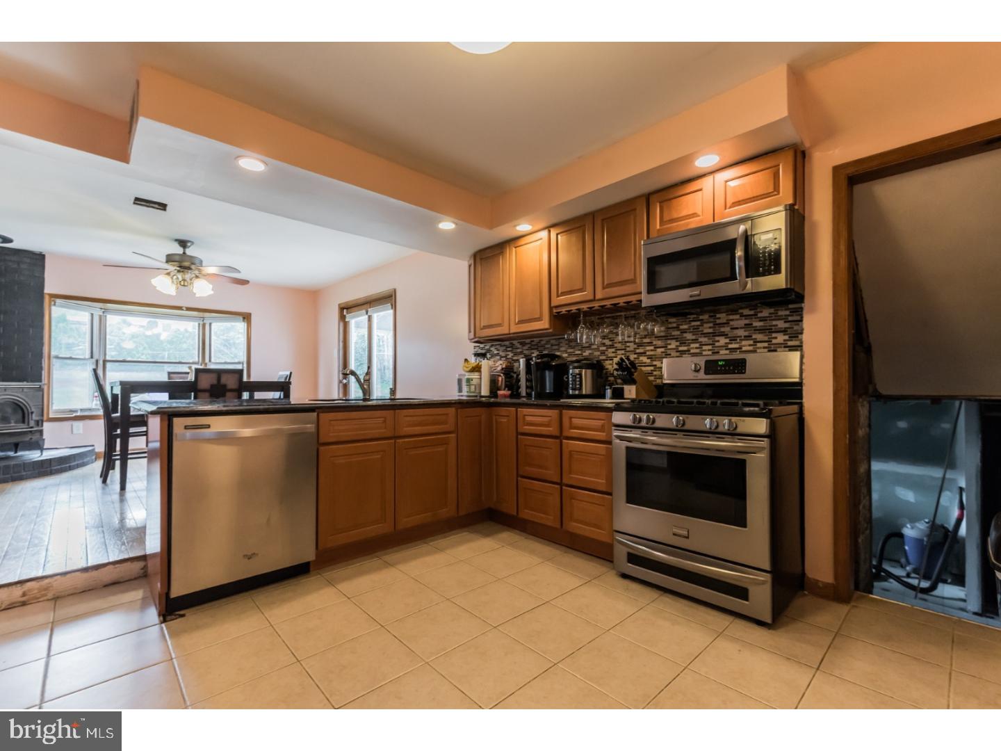 8718 Sagamore Road Philadelphia, PA 19128 - Photo 3 of 19 Gallery Image 3