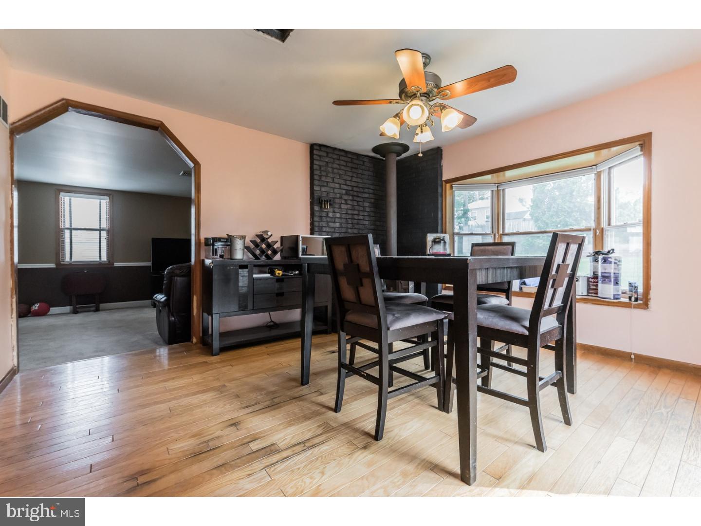8718 Sagamore Road Philadelphia, PA 19128 - Photo 4 of 19 Gallery Image 4