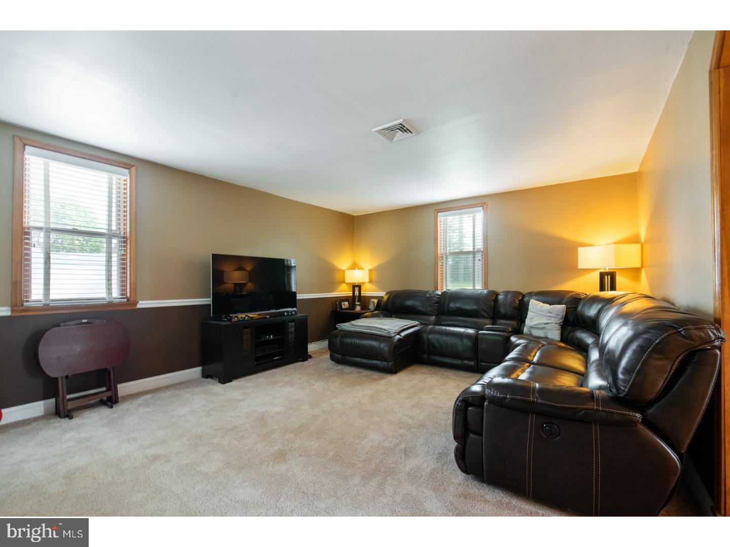8718 Sagamore Road Philadelphia, PA 19128 - Photo 8 of 19 Gallery Image 8