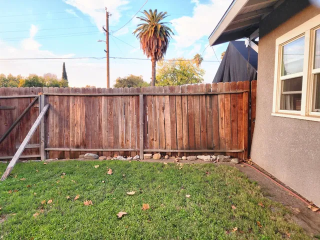 $325,000 | 3801 East McKenzie Avenue, Fresno, CA 93702