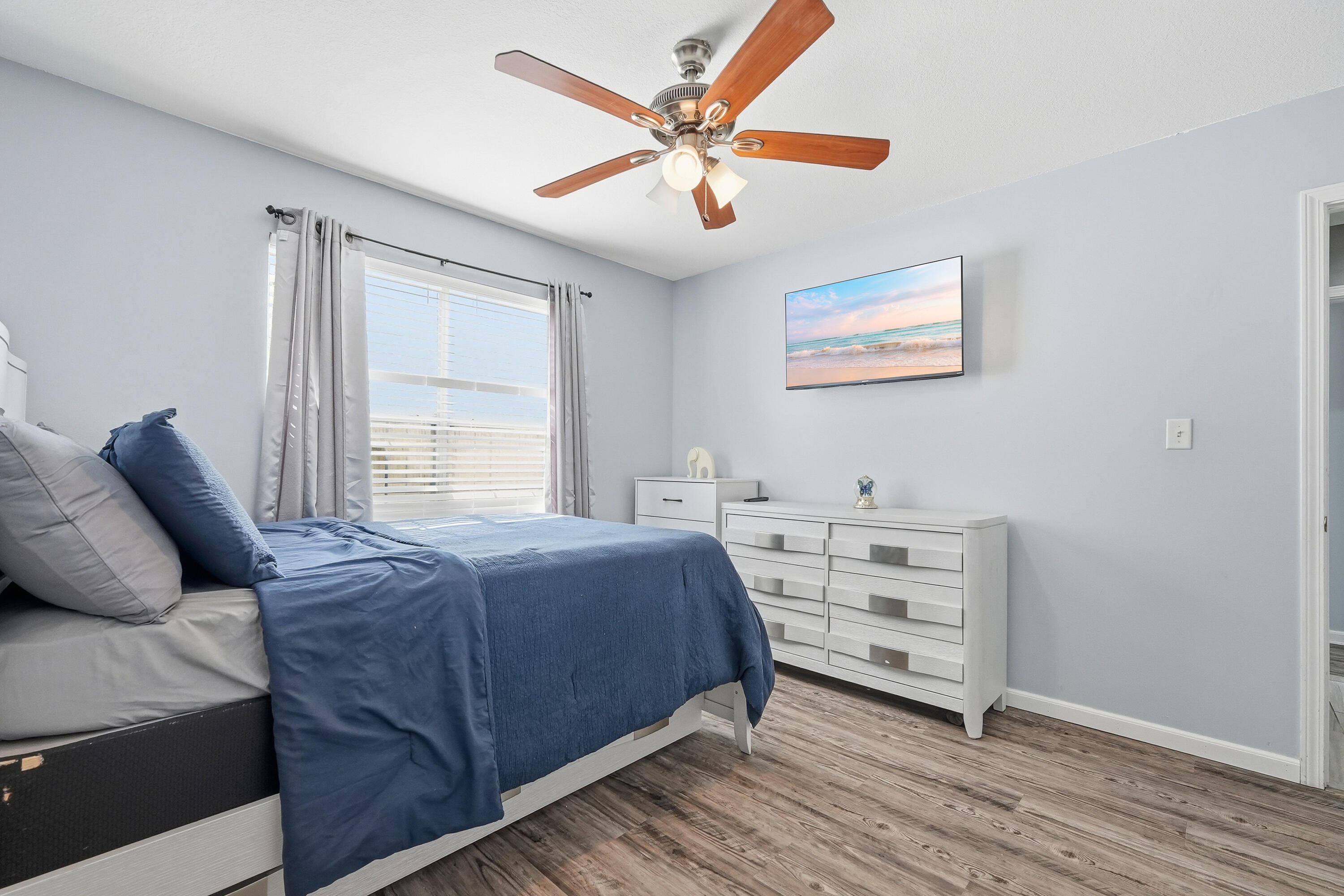 428 Sandy Ridge Circle Mary Esther, FL 32569 - Photo 24 of 44 a bedroom with a bed and a ceiling fan