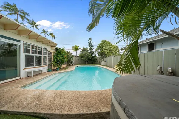 $1,675,000 | 185 Ulupa Street, Kailua, HI 96734