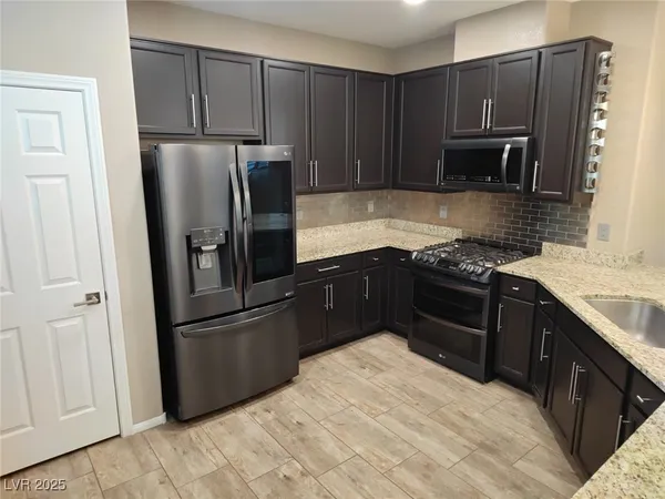 $2,700 | 3119 Biccari Avenue, Henderson, NV 89044