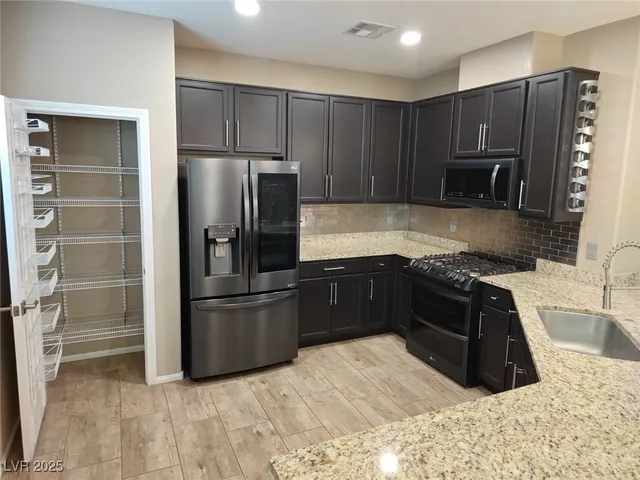 $3,000 | 3119 Biccari Avenue, Henderson, NV 89044