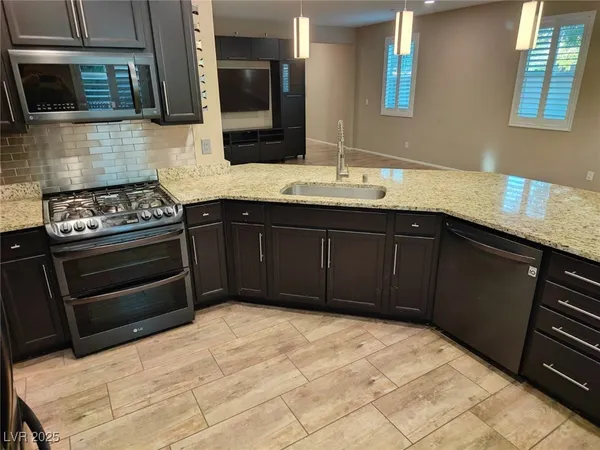 $2,700 | 3119 Biccari Avenue, Henderson, NV 89044