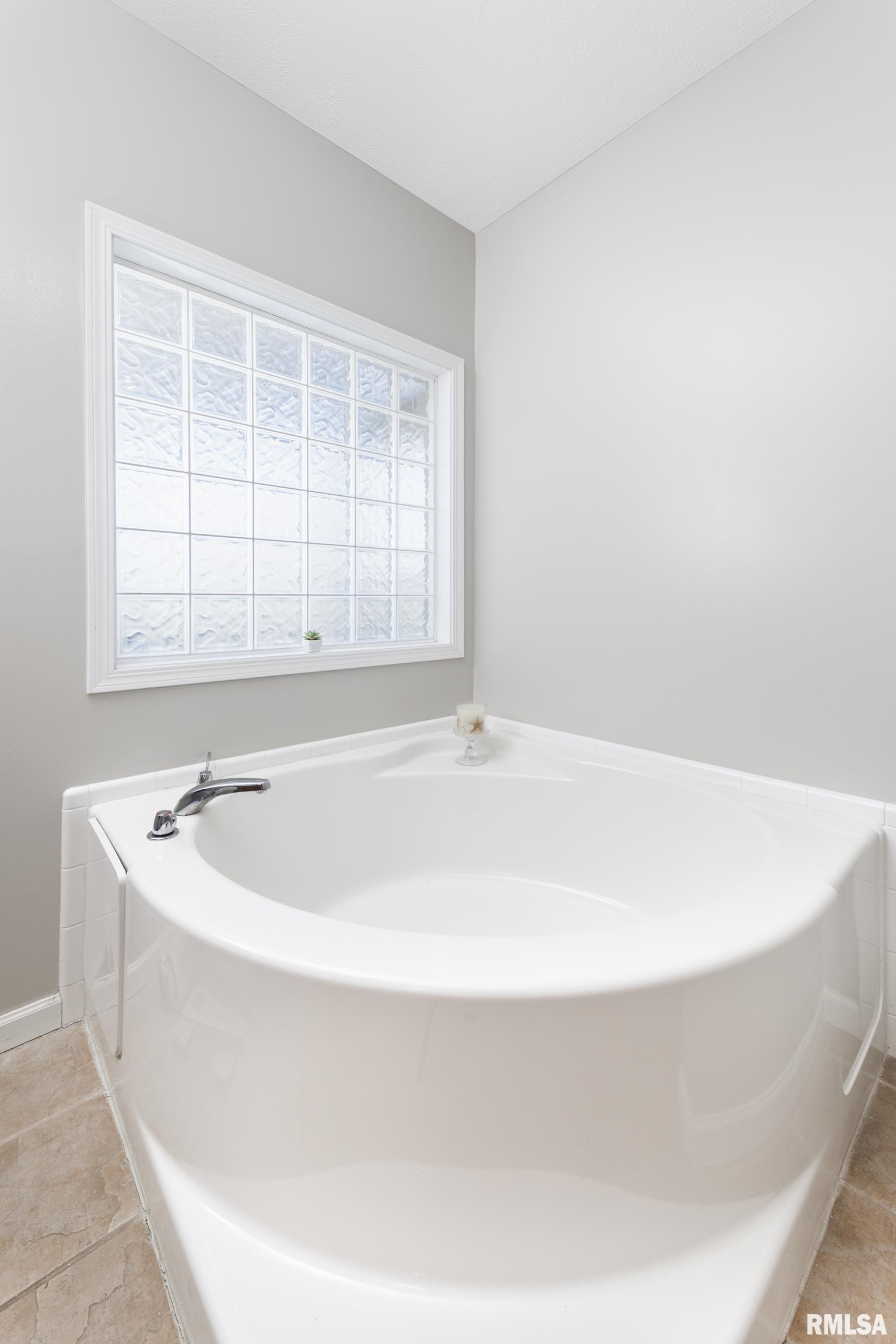 15920 Apricot Road Wapella, IL 61777 - Photo 15 of 66