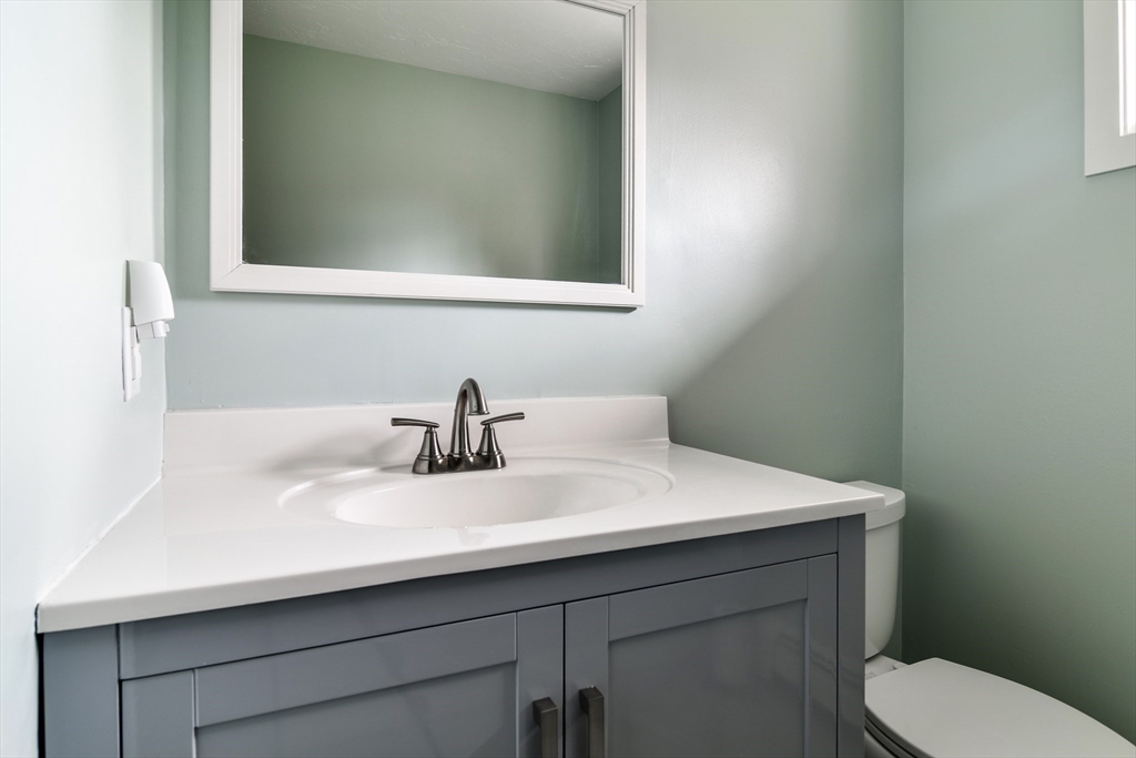 27 Purgatory Road Sutton, MA 01590 - Photo 31 of 41