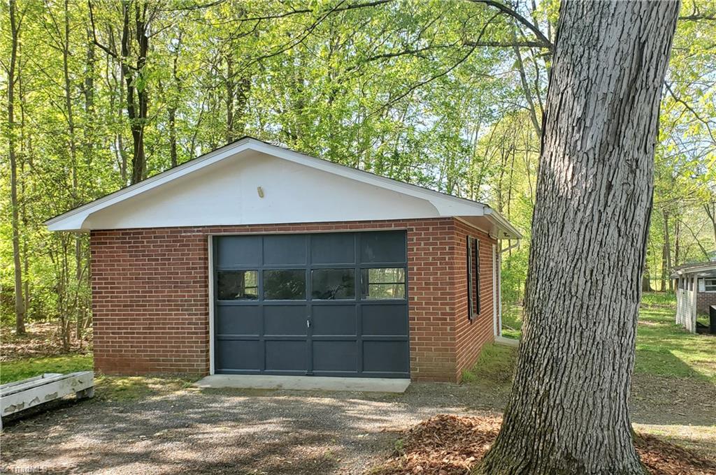 373 Mack Road Asheboro, NC 27205 - Photo 12 of 17 Garage/Workshop