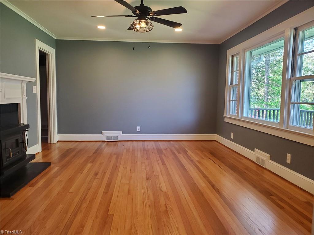 373 Mack Road Asheboro, NC 27205 - Photo 4 of 17 Living room