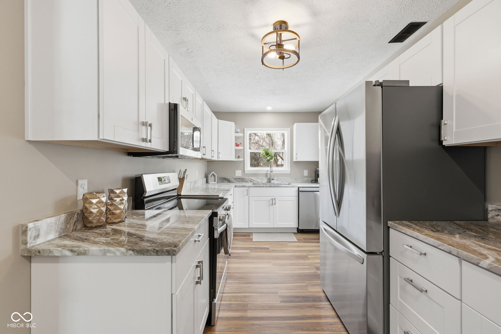 5003 Gambel Road Indianapolis, IN 46221 - Photo 2 of 35