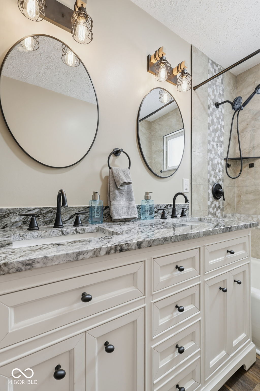 5003 Gambel Road Indianapolis, IN 46221 - Photo 5 of 35