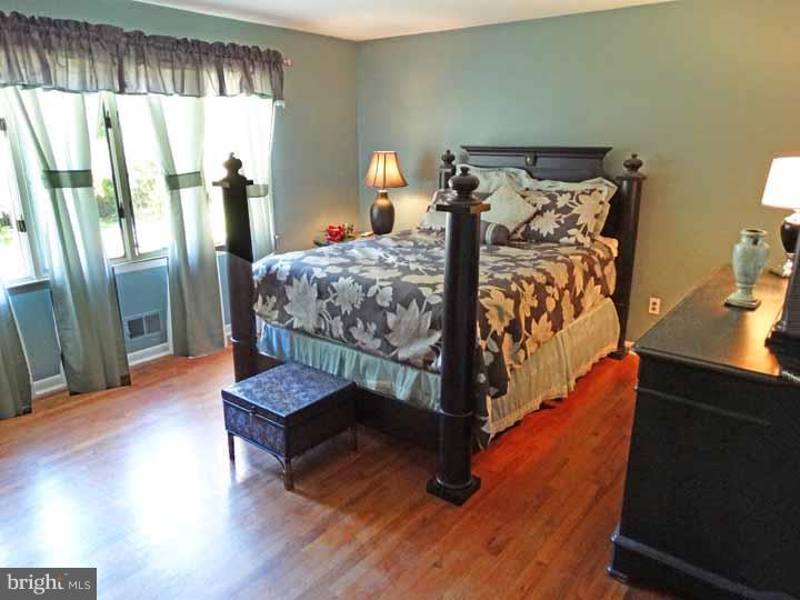 1 Delaware Rim Drive Yardley, PA 19067 - Photo 15 of 23 Master Bedroom