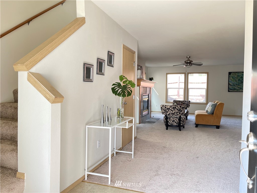 320 Index Avenue Southeast Renton, WA 98056 - Photo 3 of 19