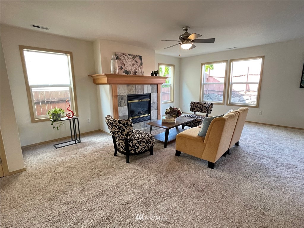 320 Index Avenue Southeast Renton, WA 98056 - Photo 4 of 19
