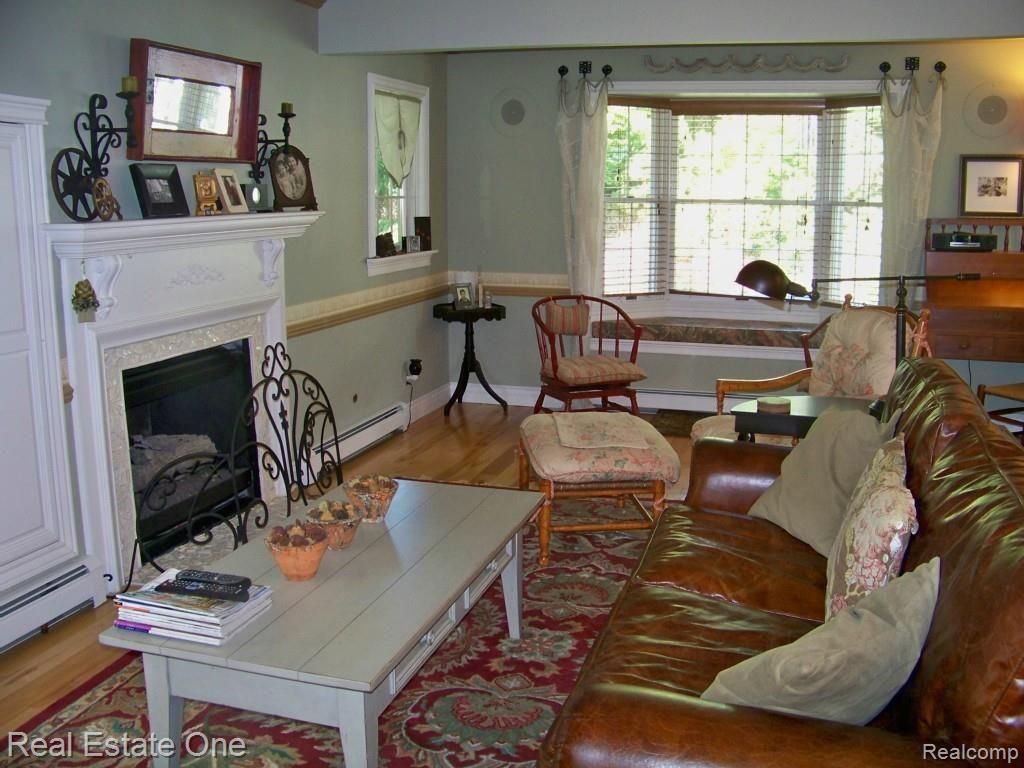 3208 North Tipsico Lake Road Hartland, MI 48353 - Photo 3 of 87 030.jpg