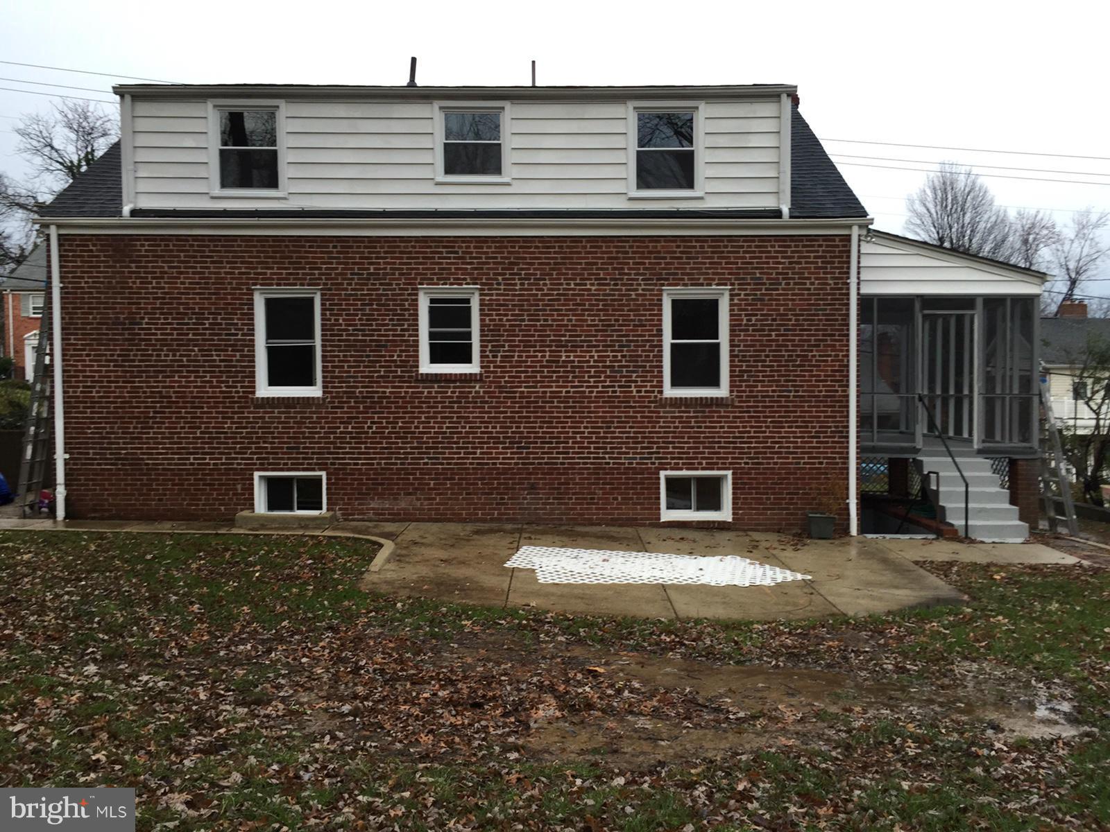 Exterior (Rear)