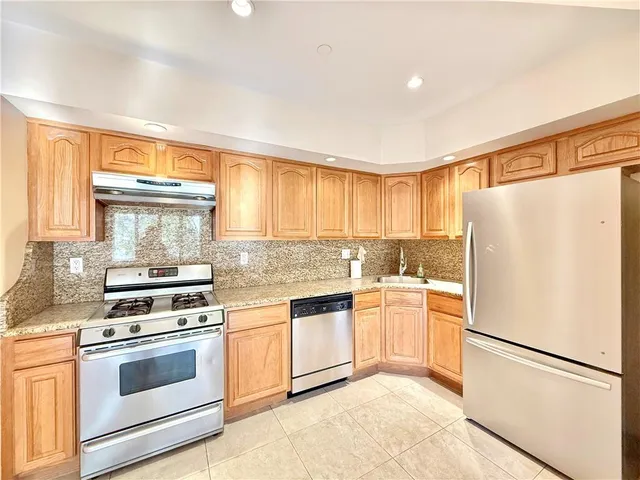 $689,000 | 511 68th Street, Unit 2A | Bay Ridge