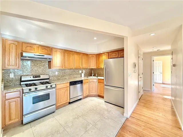 $689,000 | 511 68th Street, Unit 2A | Bay Ridge