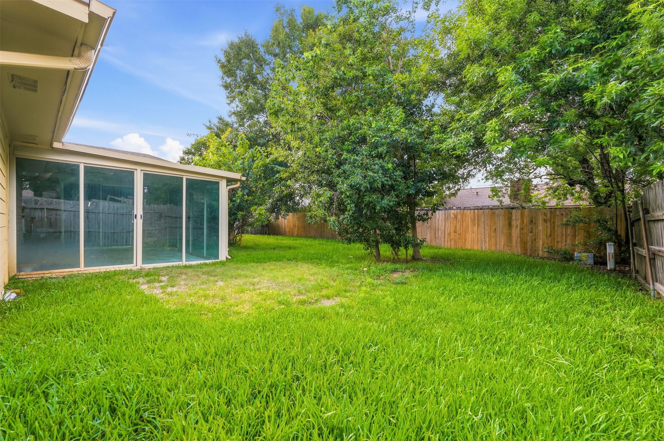 810 Sunnybrook Lane Baytown, TX 77521 - Photo 24 of 27