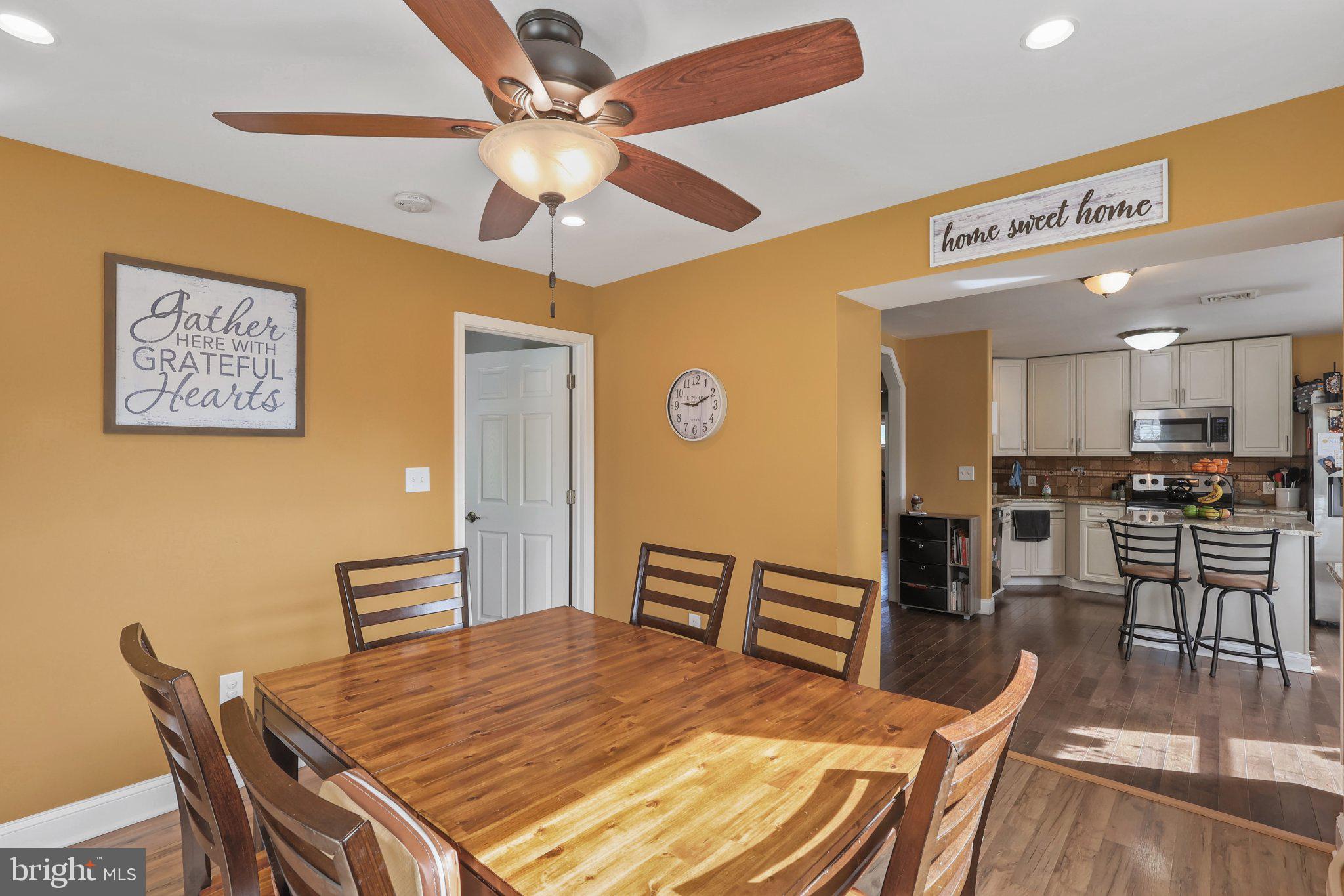 19 Madison Road Willow Grove, PA 19090 - Photo 9 of 31 Warm and inviting dining space.