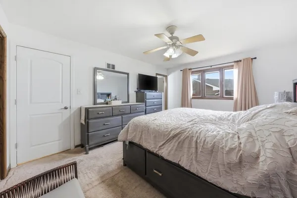 $457,000 | 7545 Halesia Court, Orland Park, IL 60462