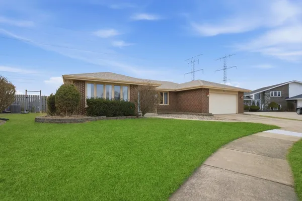 $457,000 | 7545 Halesia Court, Orland Park, IL 60462