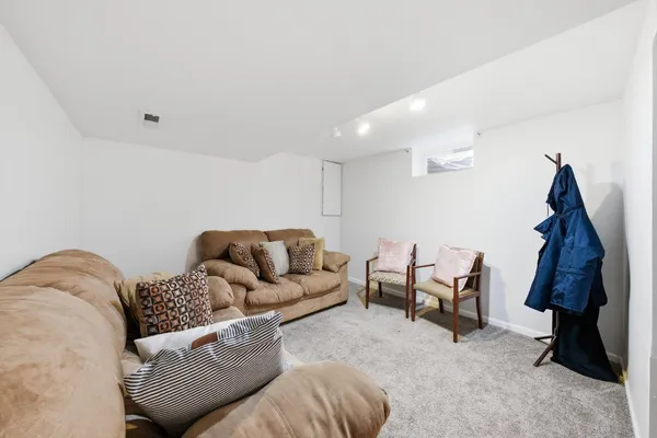$457,000 | 7545 Halesia Court, Orland Park, IL 60462