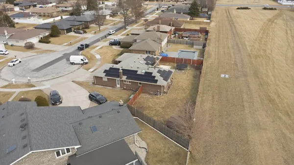 $457,000 | 7545 Halesia Court, Orland Park, IL 60462