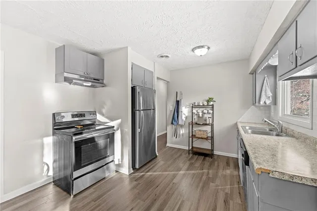 $190,000 | 8303 East 110 Terrace, Kansas City, MO 64134