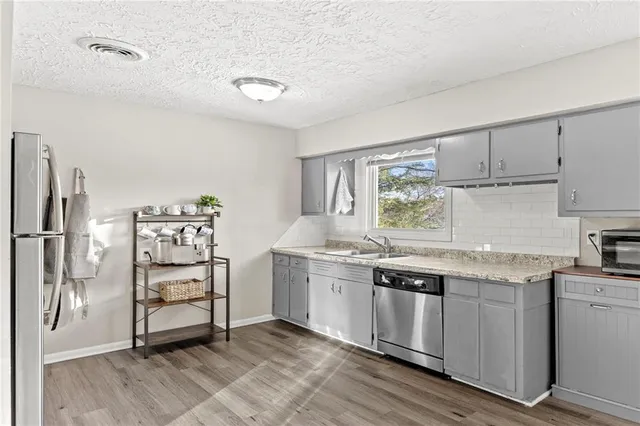 $190,000 | 8303 East 110 Terrace, Kansas City, MO 64134