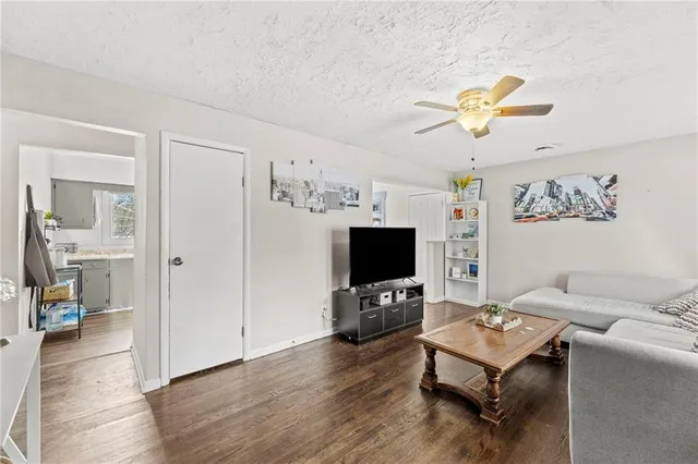 $190,000 | 8303 East 110 Terrace, Kansas City, MO 64134