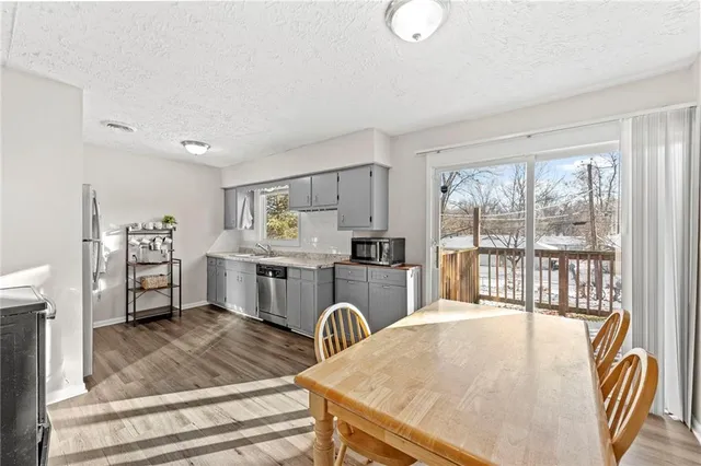 $190,000 | 8303 East 110 Terrace, Kansas City, MO 64134