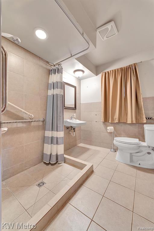7380 Villamuer Road West Bloomfield, MI 48322 - Photo 26 of 59