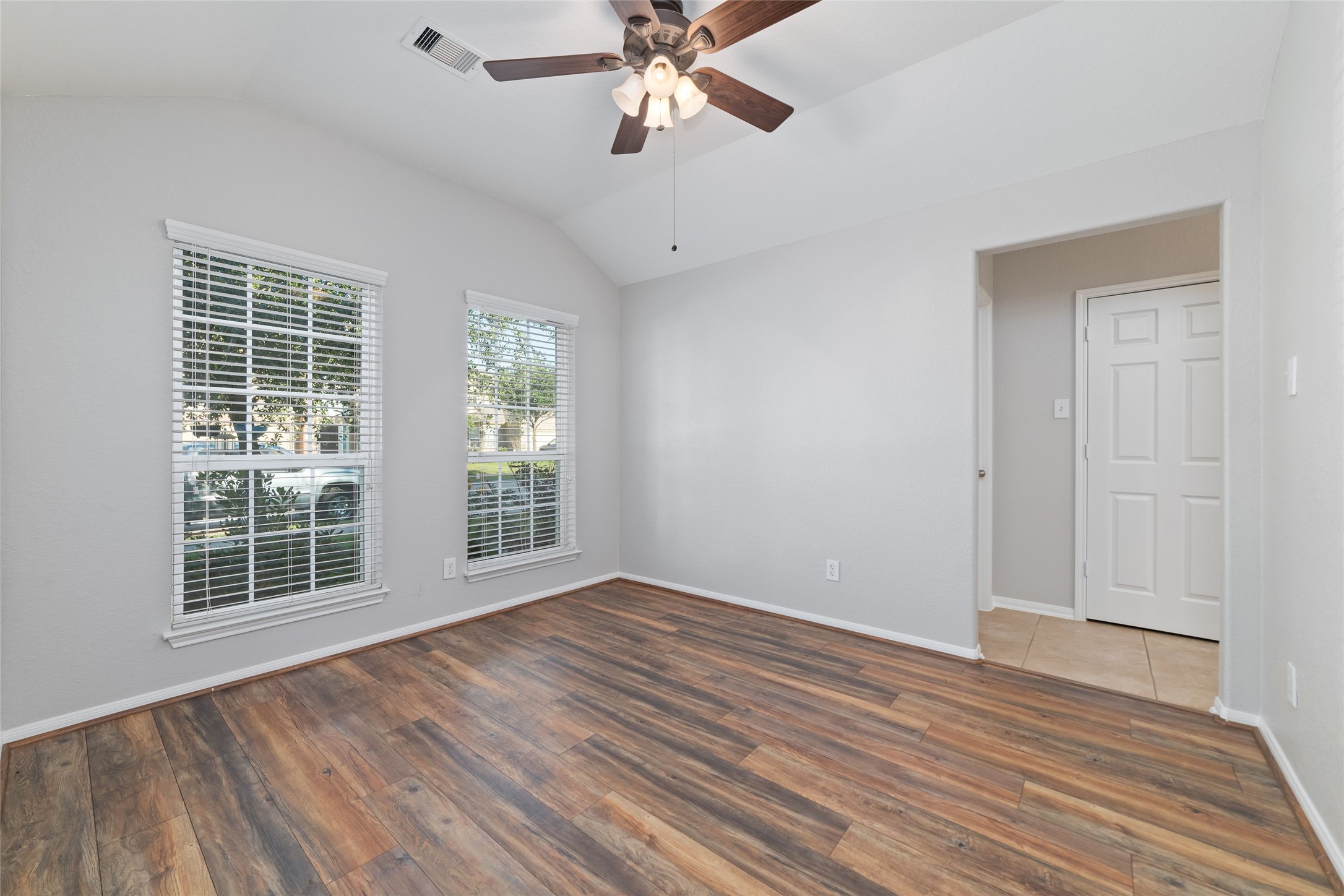 4922 Gingham Check Court Katy, TX 77449 - Photo 4 of 23