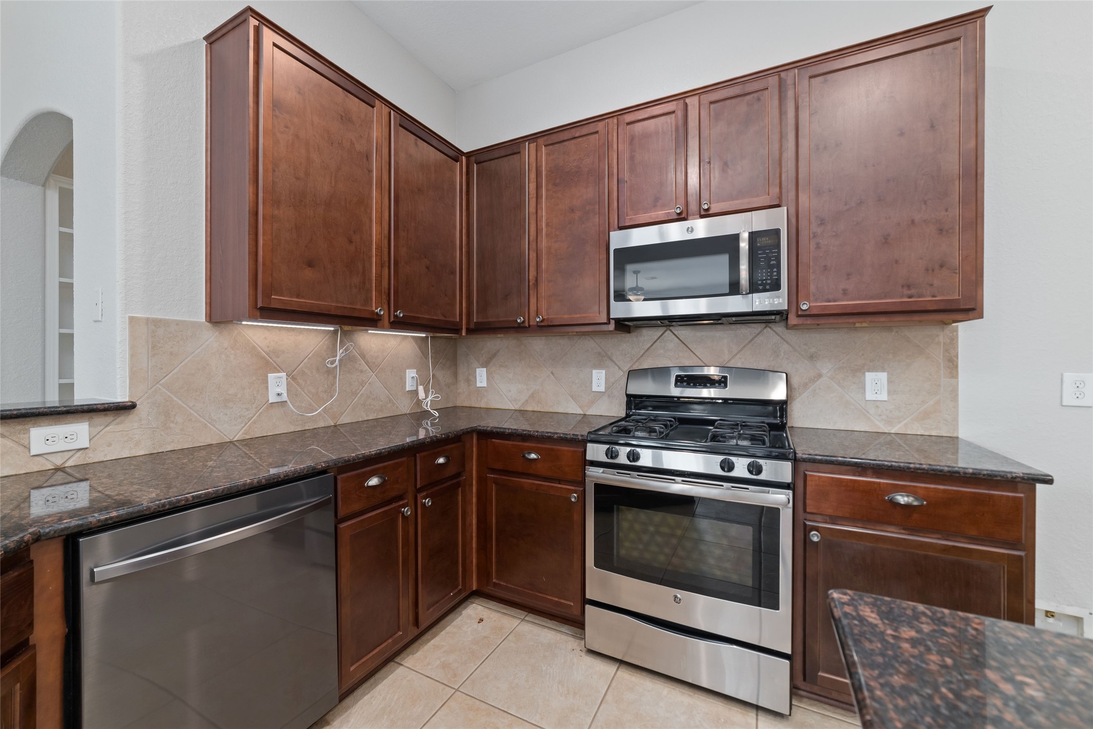 4922 Gingham Check Court Katy, TX 77449 - Photo 9 of 23