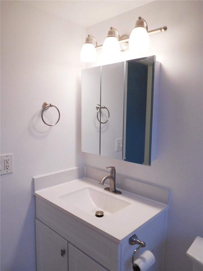 1425 Arthur Street, Unit 414B Hollywood, FL 33020 - Photo 43 of 50 New medecine cabinet