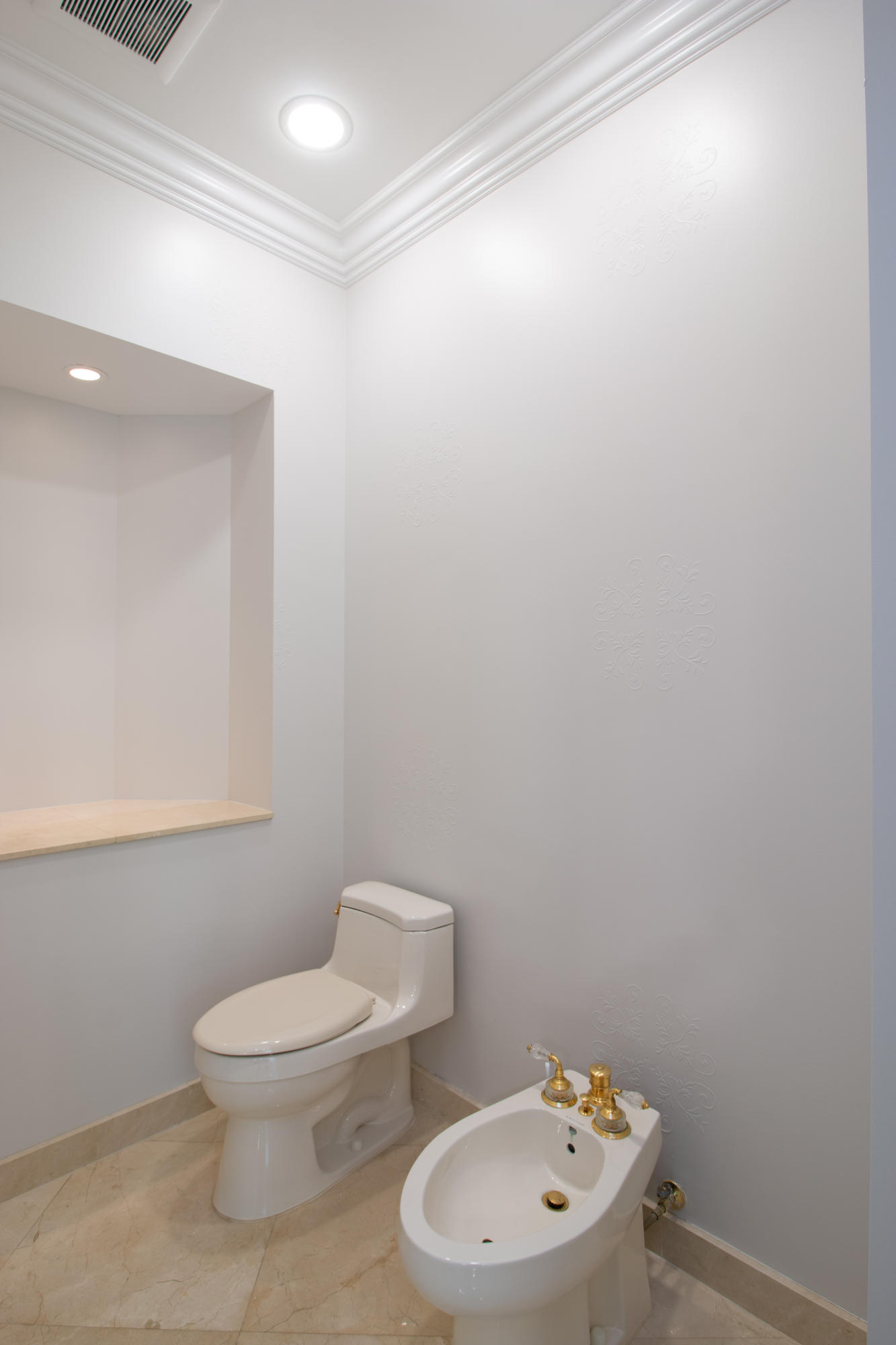 9495 Grand Estates Way Boca Raton, FL 33496 - Photo 35 of 50 PRIVATE WATER CLOSET