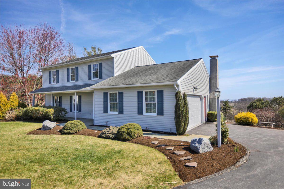 18 Lisa Road Reading, PA 19608 - Photo 3 of 58
