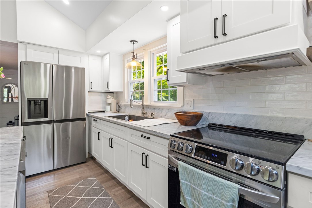 762 Waites Corner Road South Kingstown, RI 02892 - Photo 9 of 43