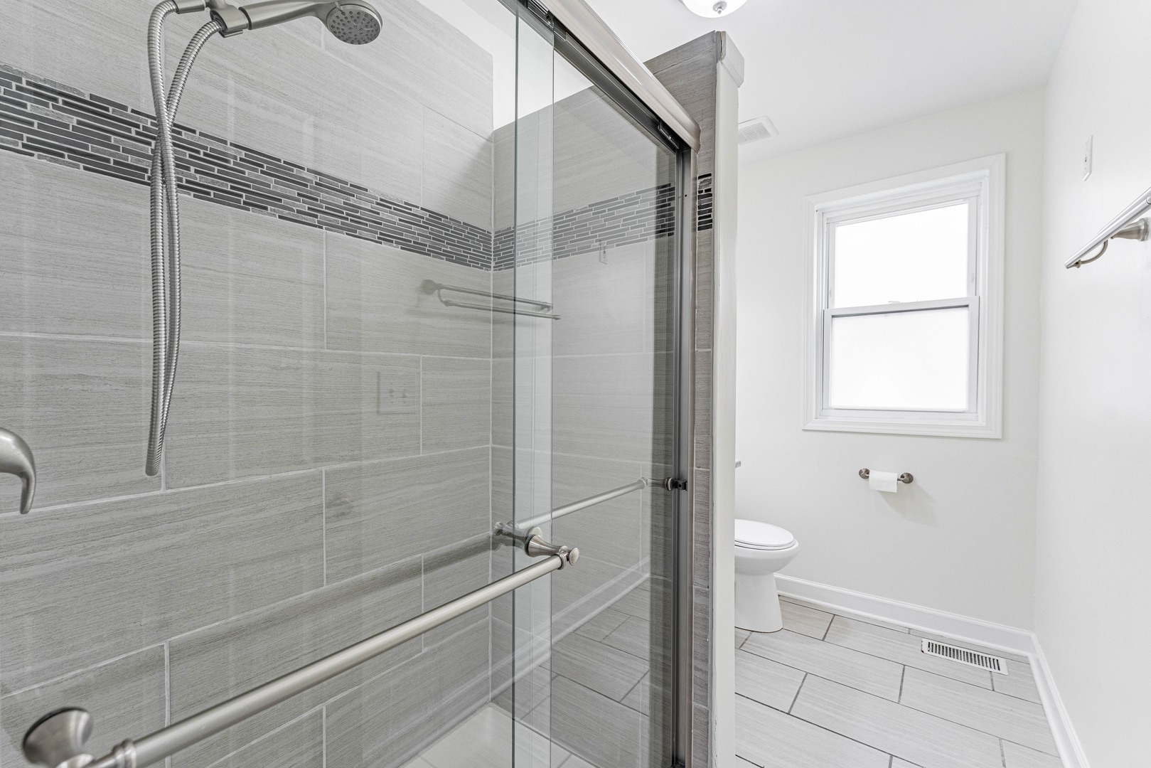 2817 Maple Avenue Berwyn, IL 60402 - Photo 7 of 30