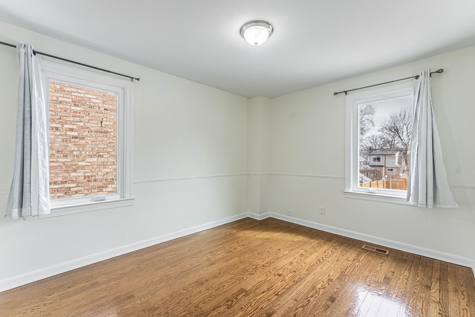 2817 Maple Avenue Berwyn, IL 60402 - Photo 8 of 30