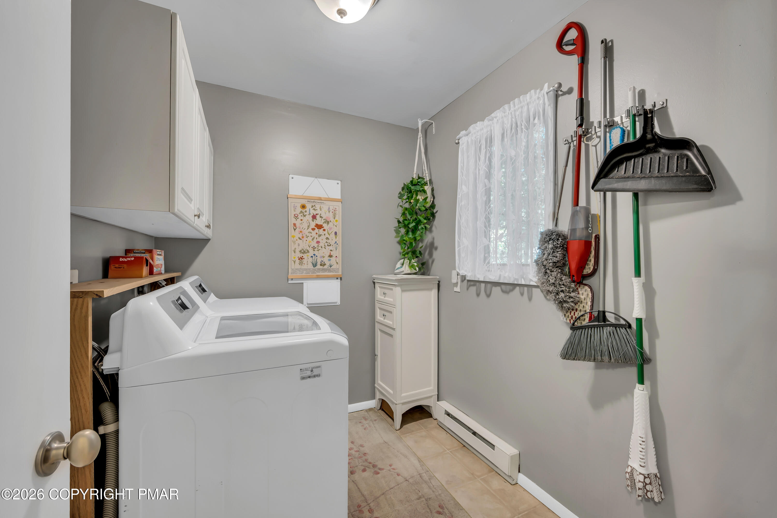 3371 Frontier Road East Stroudsburg, PA 18302 - Photo 11 of 44 Laundry