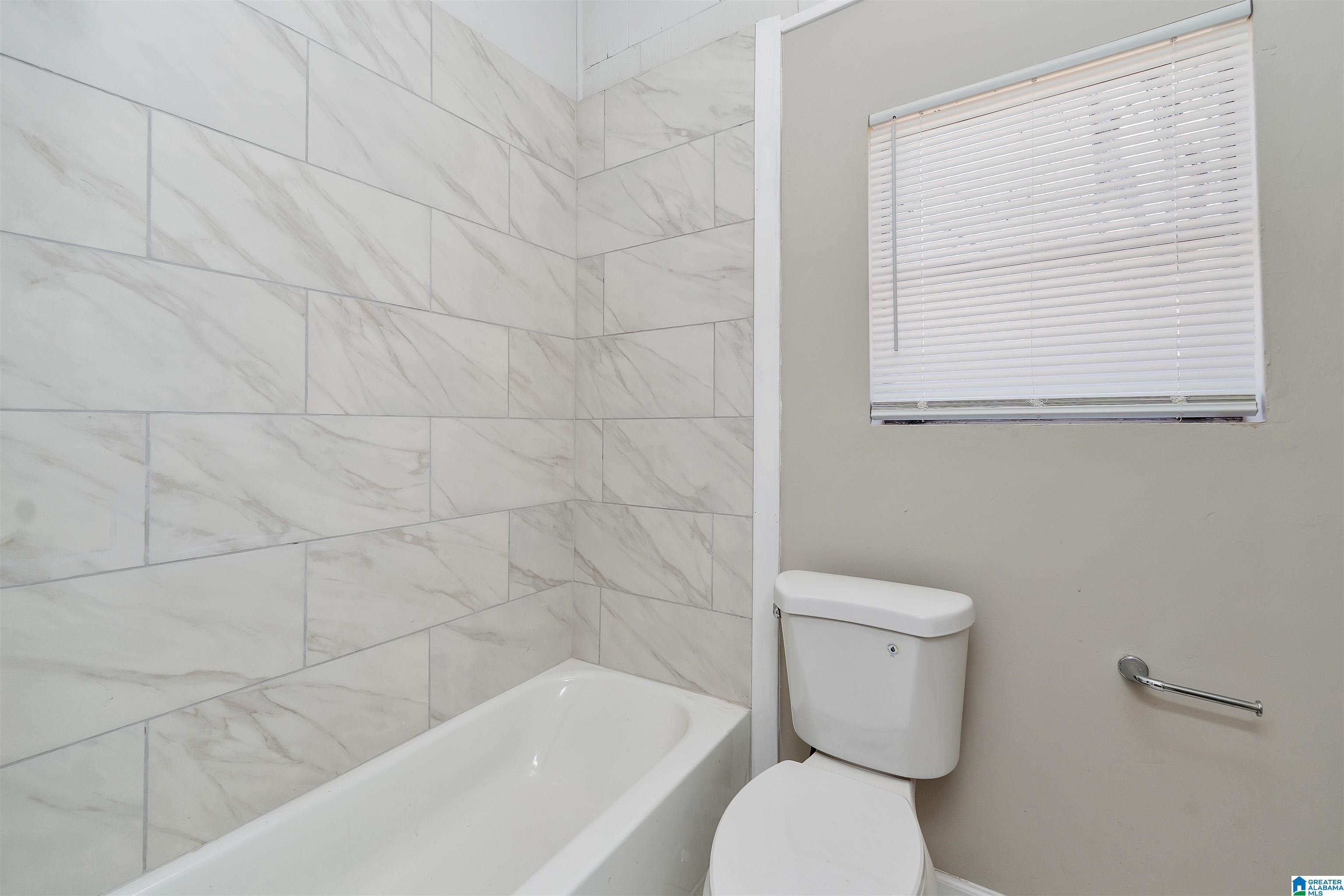 1305 10th Avenue Jasper, AL 35501 - Photo 12 of 25