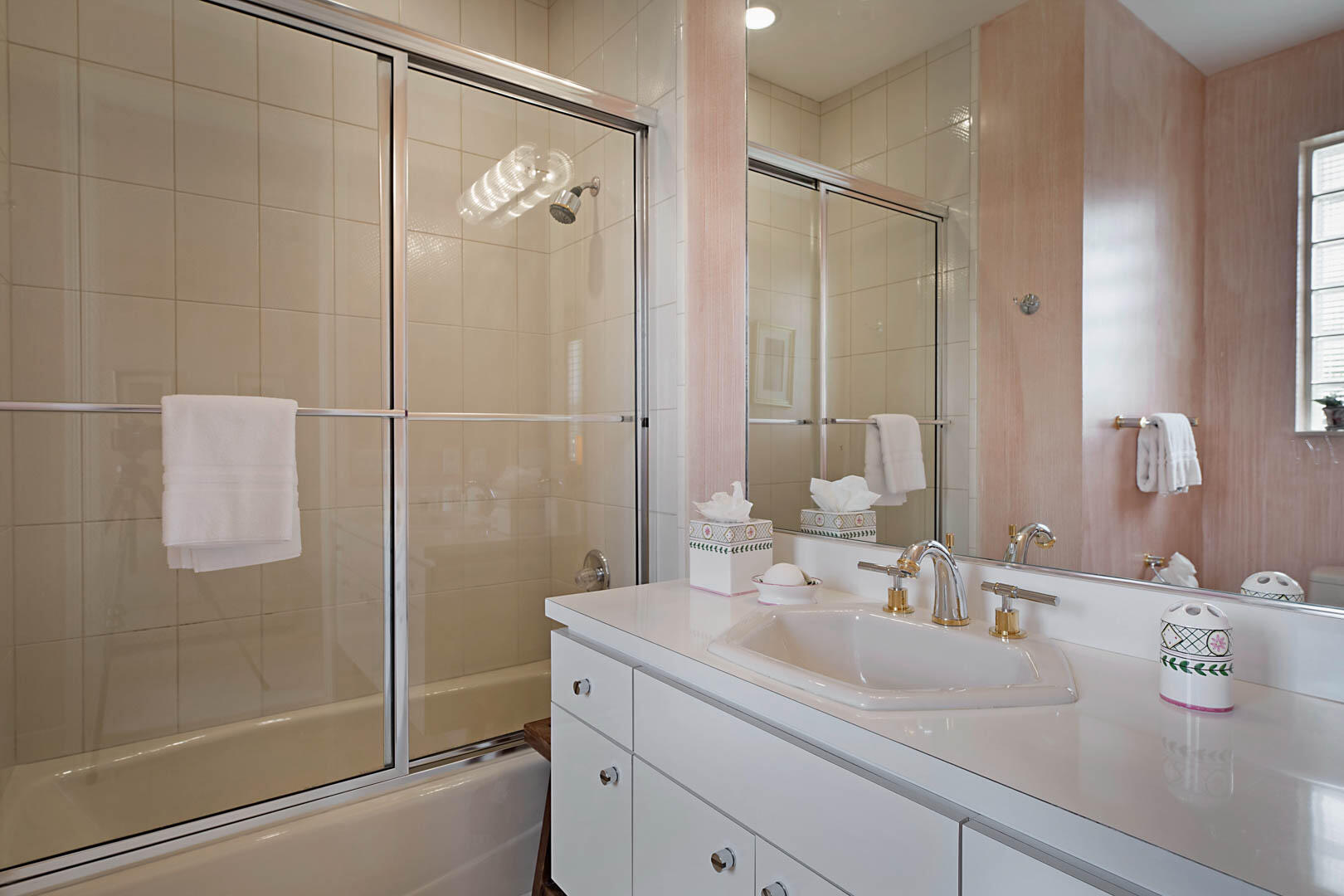 7207 Valencia Drive Boca Raton, FL 33433 - Photo 35 of 50 Guest Bath