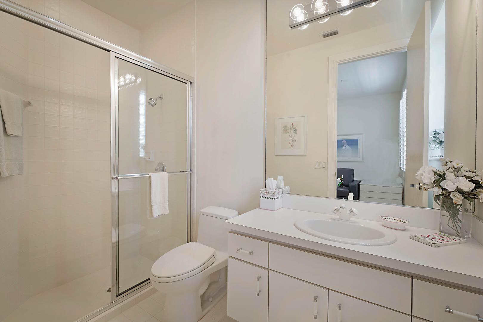 7207 Valencia Drive Boca Raton, FL 33433 - Photo 37 of 50 Guest Bath