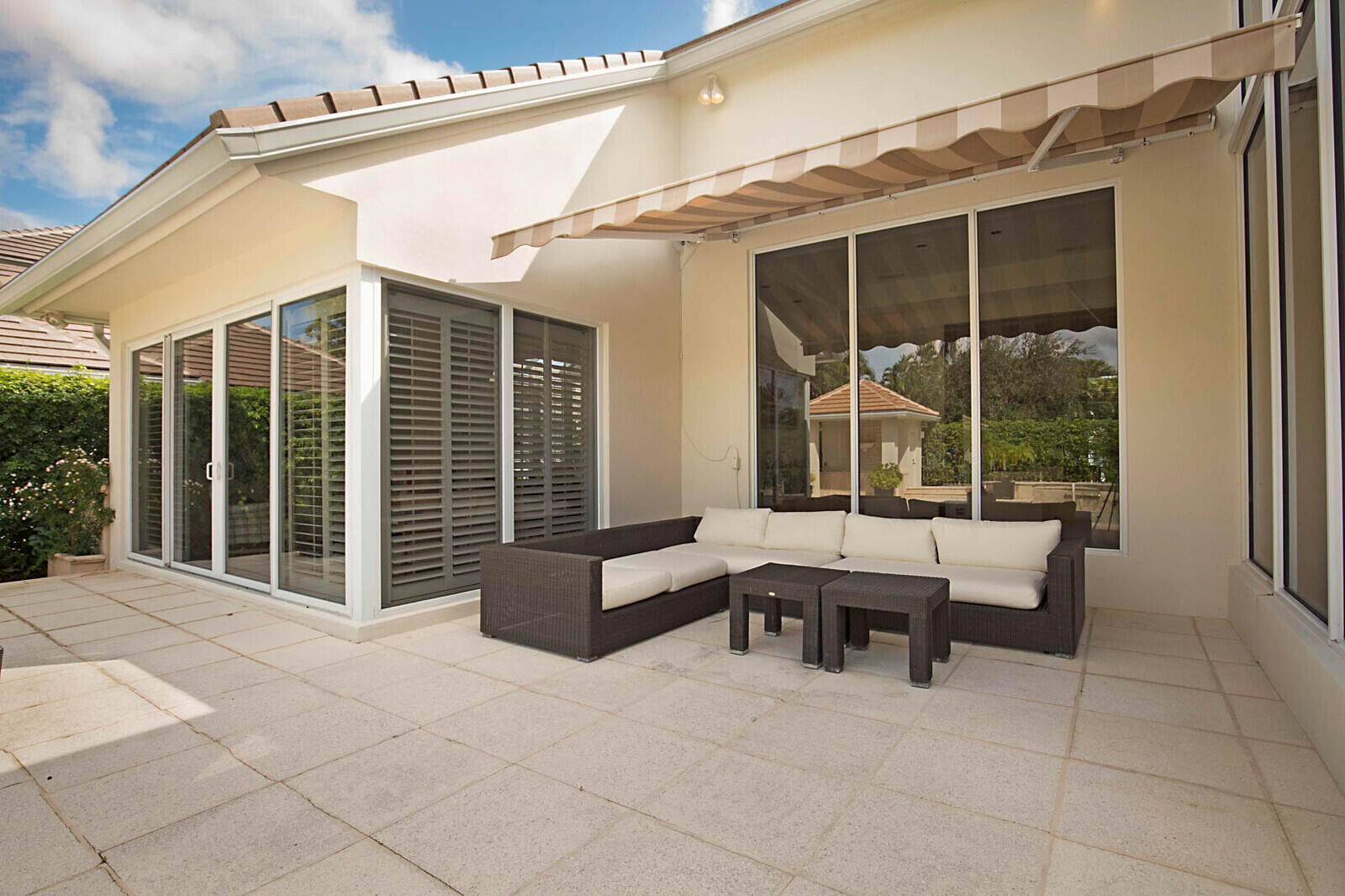 7207 Valencia Drive Boca Raton, FL 33433 - Photo 46 of 50 Retractable Awning